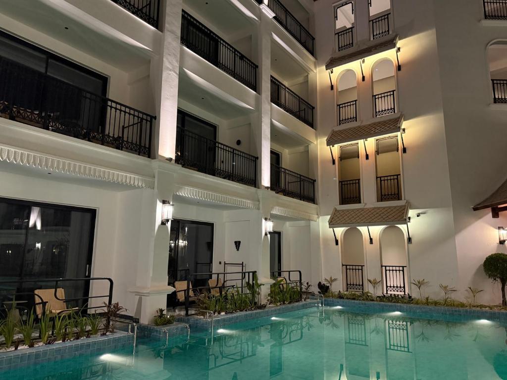Glond Hotel, Pools and exterior photo 10