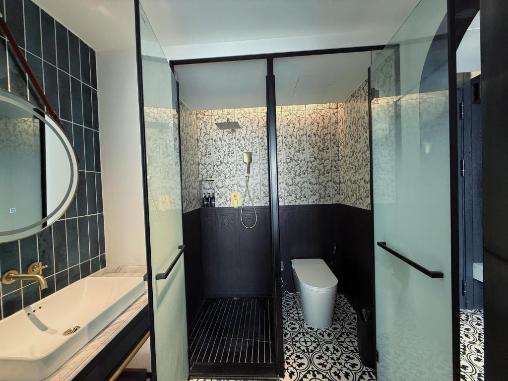 Glond Hotel, Bathrooms photo 3